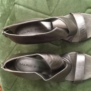Marc Fisher size 6 silver open toe pump